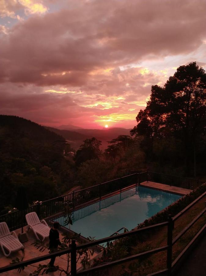 The Grand Hills Hotel Kandy Exterior photo