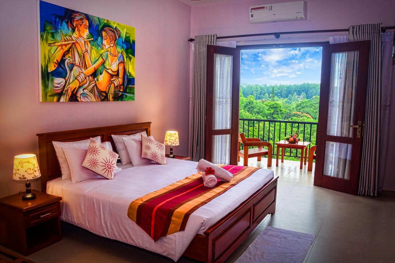 The Grand Hills Hotel Kandy Exterior photo