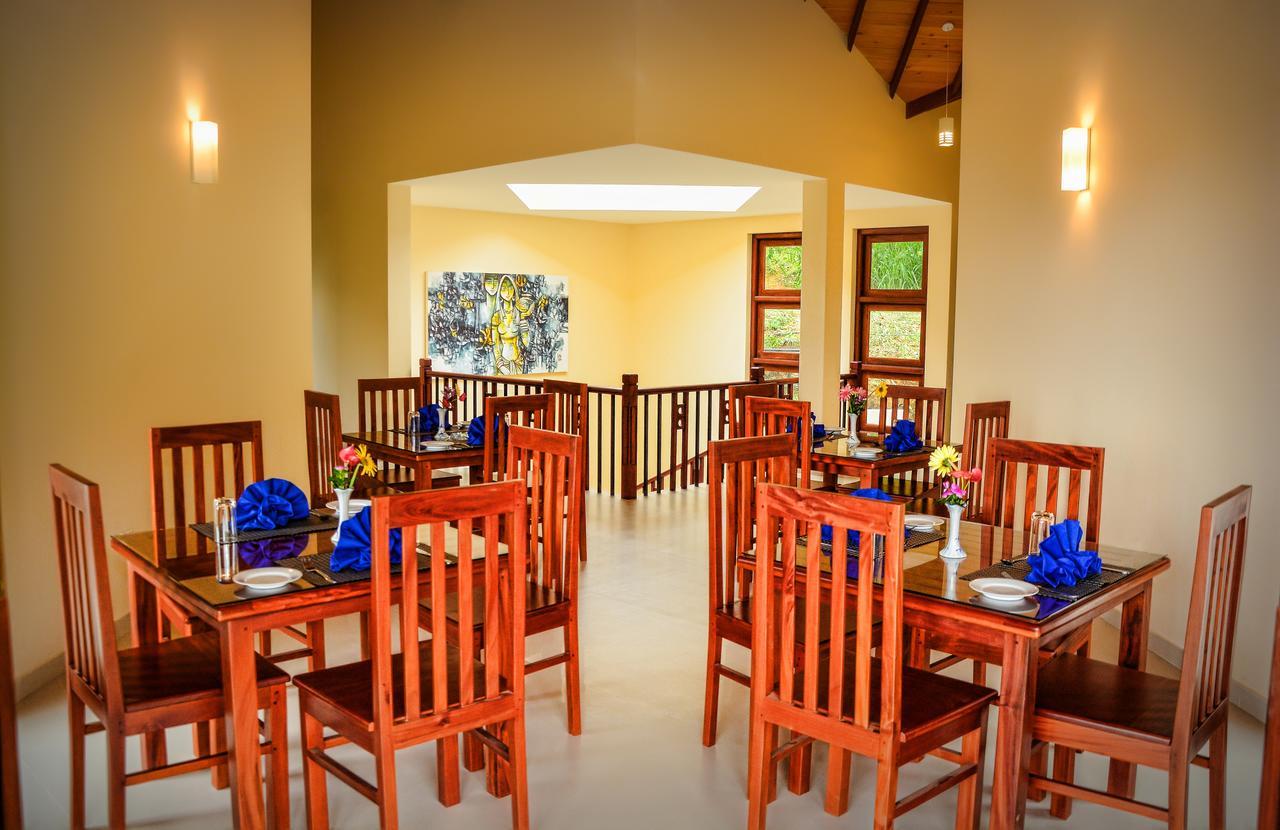 The Grand Hills Hotel Kandy Exterior photo