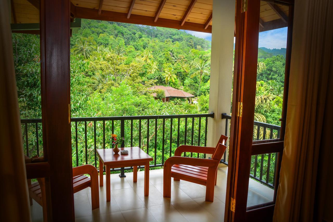 The Grand Hills Hotel Kandy Exterior photo