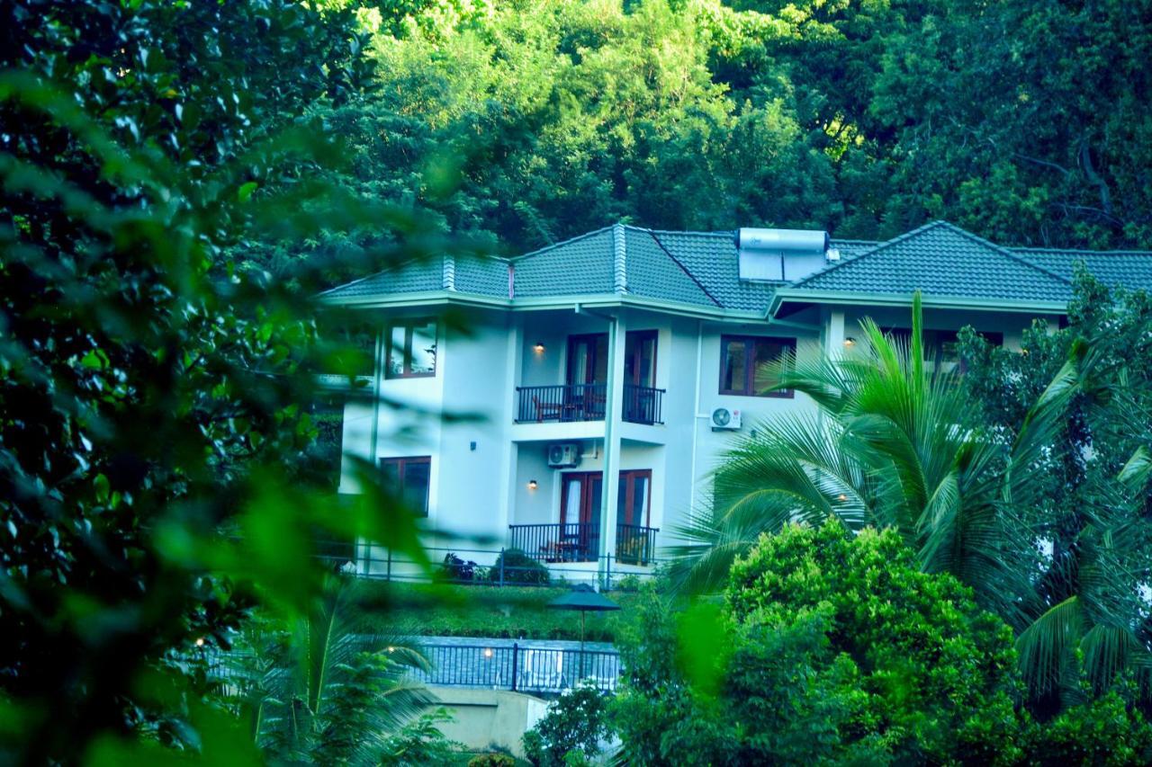 The Grand Hills Hotel Kandy Exterior photo